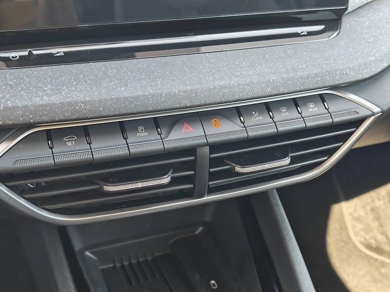 Škoda Octavia Top Selection 7DSG m-HEV 1,5TS - fotka 19 z 25