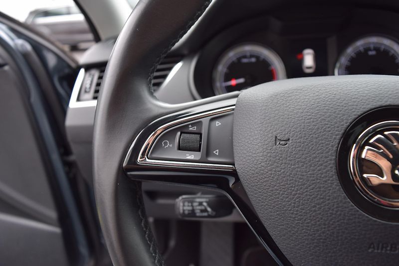 Škoda Octavia (2019) 1.5TSI 110kw STYLE TAŽNÉ SMART - fotka 30 z 45