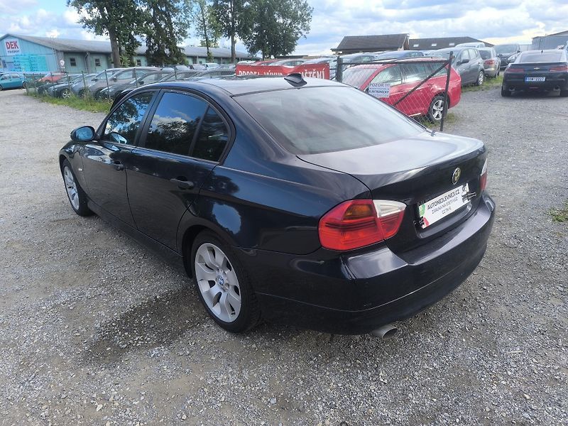 BMW Řada 3 (2005) PĚKNÝ,VÝBAVA,SERVISKA,MANUÁL - fotka 5 z 19