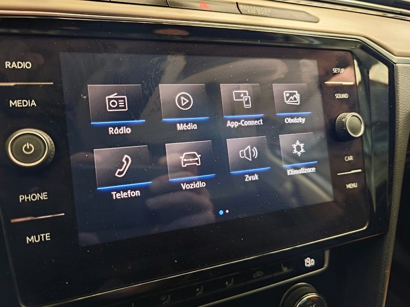 Volkswagen Passat (2017) 2.0 TDi Highline ACC Manuál - fotka 24 z 36