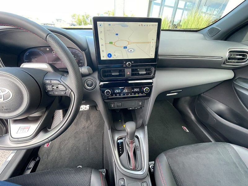 Toyota Yaris Cross 1.5 Hybrid 130k GR SPORT TECH - fotka 20 z 31