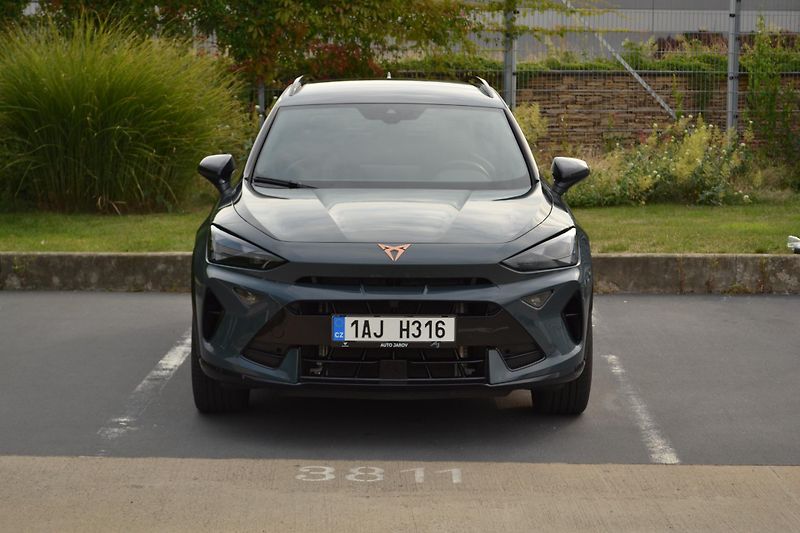 Cupra Formentor (2025) Cupra Formentor 1.5 eTSI DSG - fotka 9 z 25