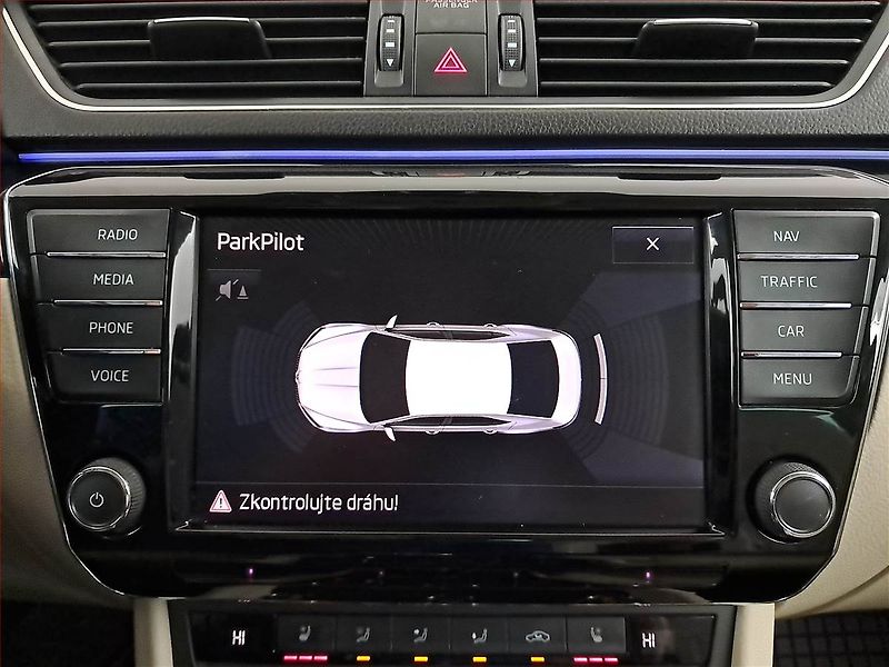 Škoda Superb (2016) 2.0 TDI 4x4, 4X4, Automat - fotka 17 z 25