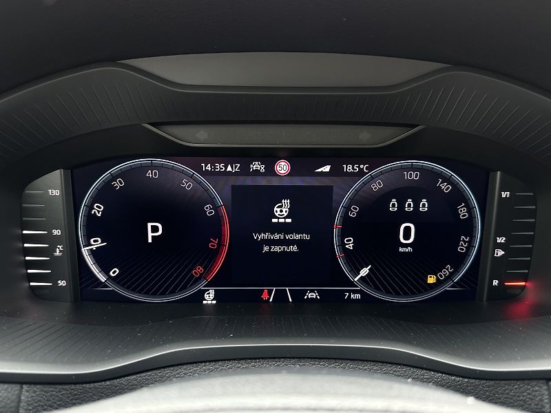 Škoda Karoq - fotka 18 z 40
