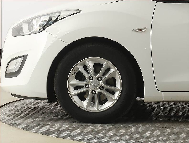 Hyundai i30 (2016) 1.6 CRDi, Tempomat - fotka 14 z 16