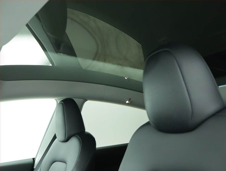 Tesla Model Y (2023) Long Range AWD 79kWh, SoH 92% - fotka 16 z 21