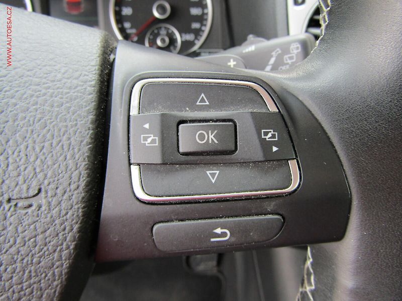 Volkswagen Tiguan (2015) 2.0 TDi 4x4, Lounge, DSG - fotka 13 z 20
