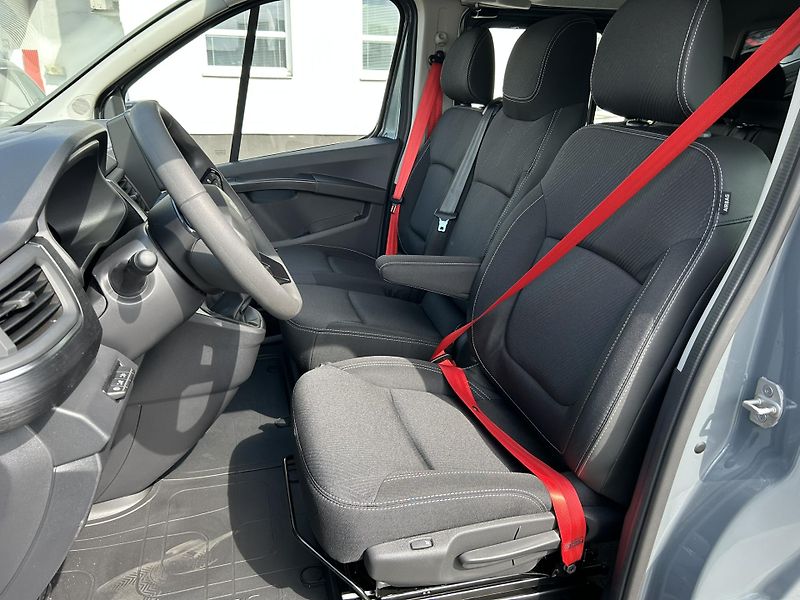 Renault Trafic (2026) CREW VAN L2H1 150k RED 6 míst - fotka 37 z 43