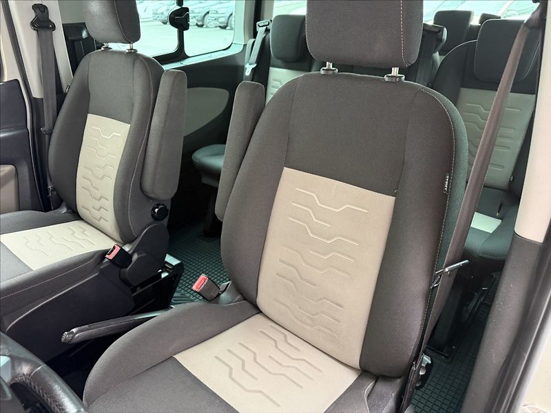 Ford Tourneo Custom 2,2 Titanium,92kW,po servisu - fotka 10 z 31