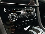 Volkswagen Golf 1.0TSI MANUÁL VÝHŘEV TAŽNÉ  - náhled 32