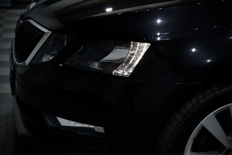 Škoda Octavia 3 FL Combi 1.4 TSI 110 kW - fotka 10 z 35