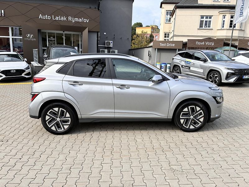 Hyundai Kona 65kWh-150KW POWER REZERVACE - fotka 8 z 45