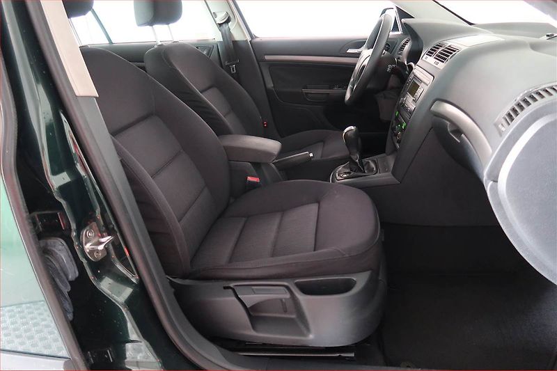 Škoda Octavia (2004) Ambiente 1.9 TDI, nová STK - fotka 9 z 15