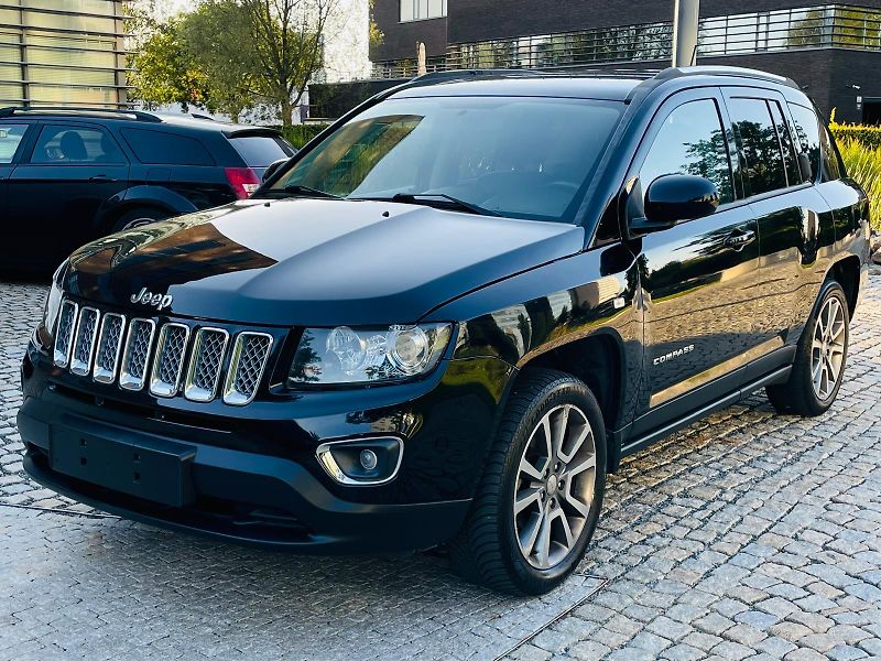 Jeep Compass 2.4i 4x4 AUT KAMERA TAŽNÉ - fotka 3 z 47