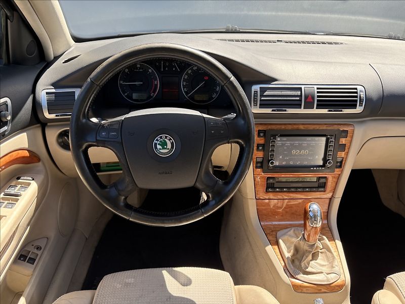 Škoda Superb 1,9 TDI 85 KW ELEGANCE CZ - fotka 5 z 22