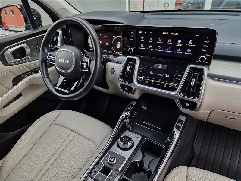 Kia Sorento 1.6T-GDi PHEV 4x4 Premium, ČR - fotka 37 z 50