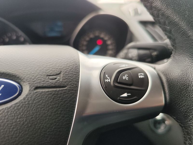 Ford Kuga 1.5 EB/110kW Sync Edition - fotka 22 z 28