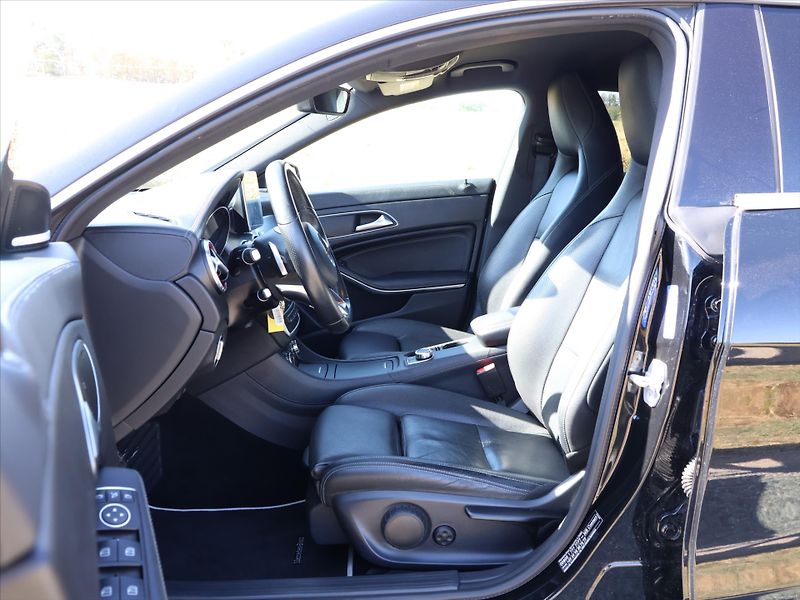 Mercedes-Benz CLA 2,0 250 160kW 4M AMG Sport SB - fotka 11 z 37