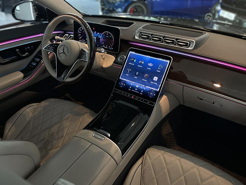 Mercedes-Benz Třídy S 400d 4Matic - fotka 14 z 44