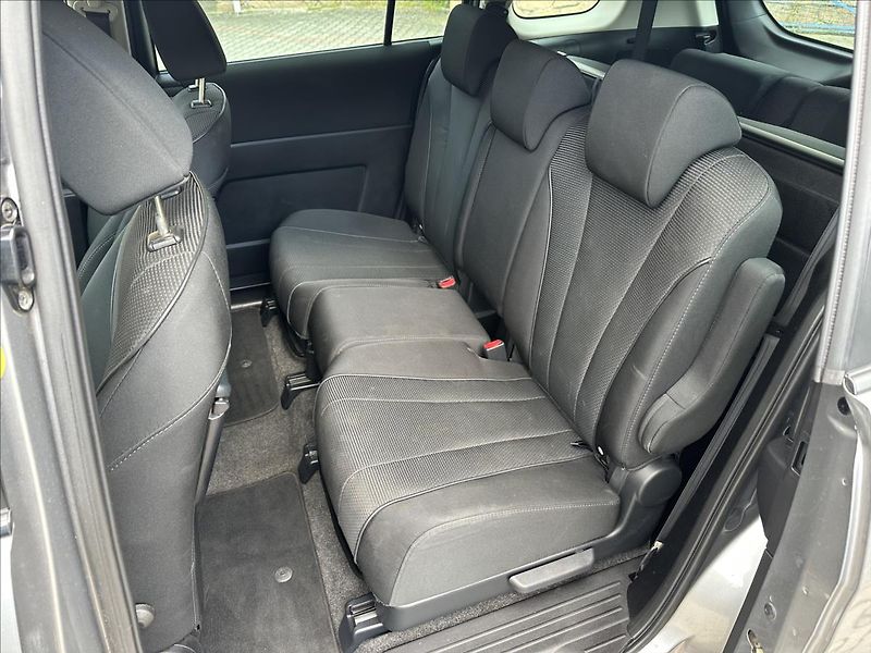 Mazda 5 2,0 7.míst - fotka 13 z 26