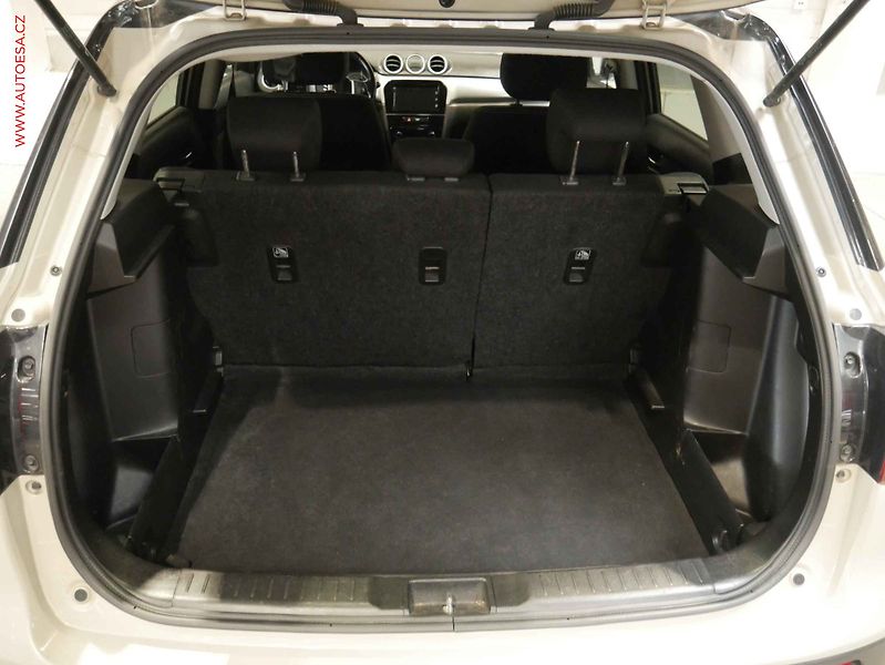 Suzuki Vitara (2016) 1.6 DDIS, Navi, AC - fotka 7 z 20