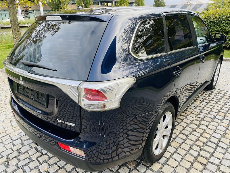 Mitsubishi Outlander 2.0i MANUÁL 1.MAJITEL TAŽNÉ - fotka 13 z 44