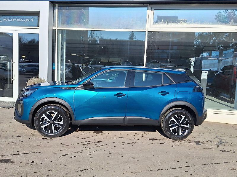 Peugeot 2008 (2026) STYLE 1.2 TURBO 100k MAN6 - fotka 3 z 21