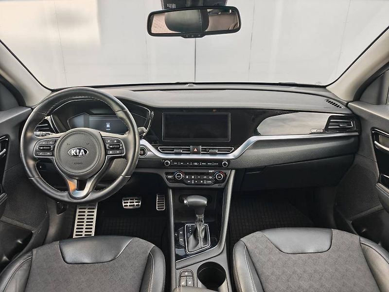 Kia Niro EXCLUSIVE 1,6GDi HEV - fotka 10 z 24