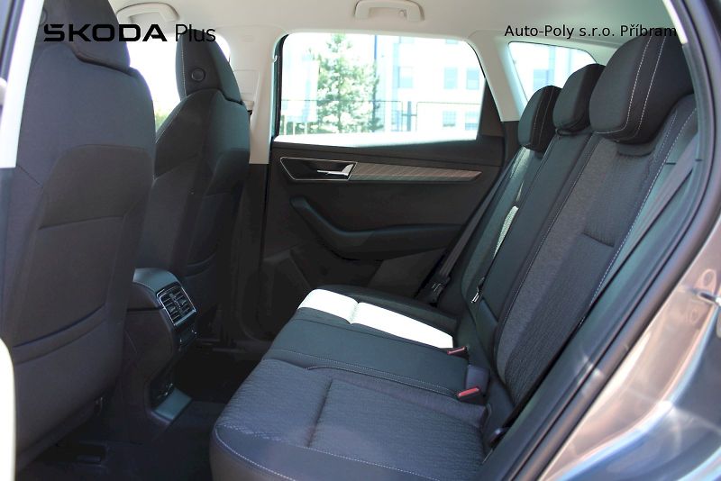 Škoda Karoq (2025) Top Selection 1.5TSI / 110kW 7 - fotka 21 z 24