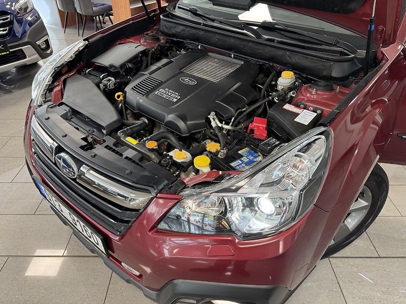 Subaru Outback 2.0D Comfort Cross Line CVT,CZ - fotka 38 z 50