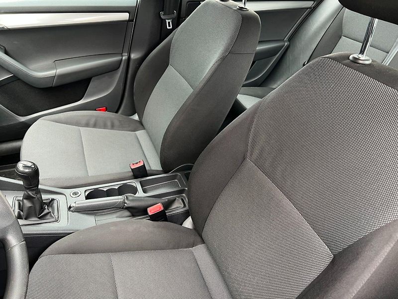 Škoda Octavia (2014) 1.6TDi 77kW! 2x kola! 1.maj+ČR - fotka 14 z 18
