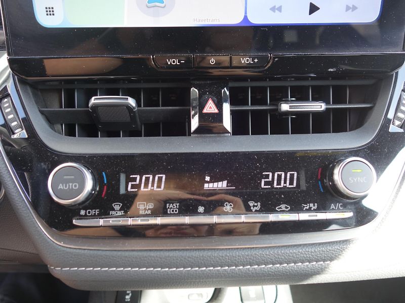 Toyota Corolla (2023) 2,0 Hybrid - fotka 13 z 27