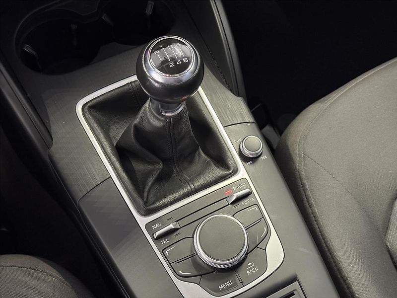 Audi A3 1,2   TFSI 81kW,ATTRACTION - fotka 14 z 21
