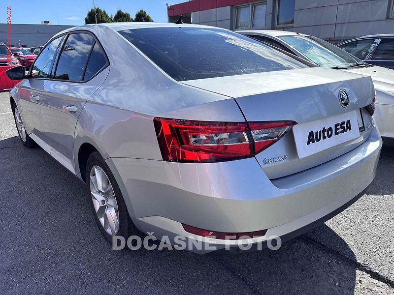 Škoda Superb (2018) 2.0TDi, 2.maj,ČR, Active - fotka 2 z 3