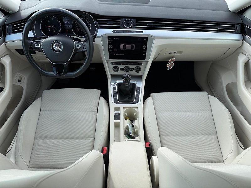Volkswagen Passat (2019) COMFORTLINE 2.0TDI 110kW CZ  - fotka 9 z 11
