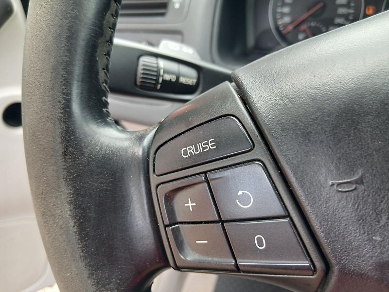 Volvo C30 2.0D DIGI AC - fotka 20 z 32