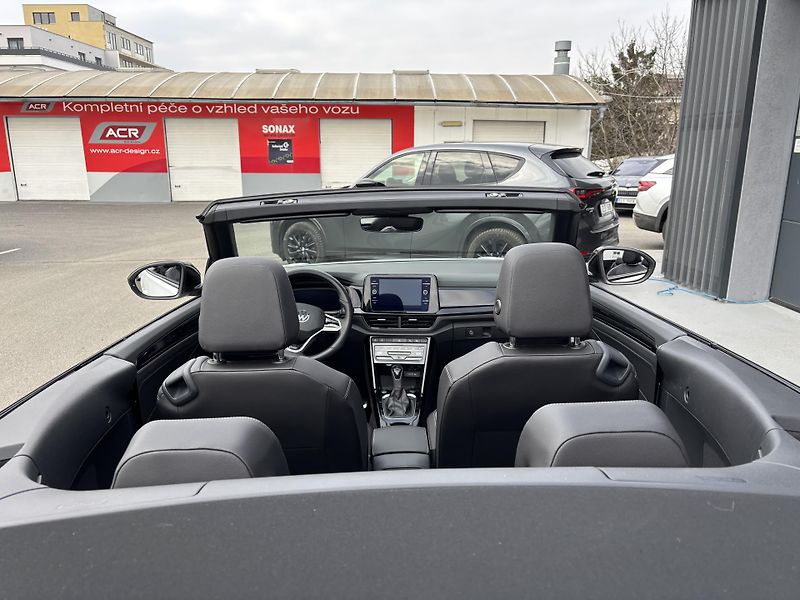 Volkswagen T-Roc (2023)  Cabriolet R-Line 1.5 TSI, AUT - fotka 15 z 16
