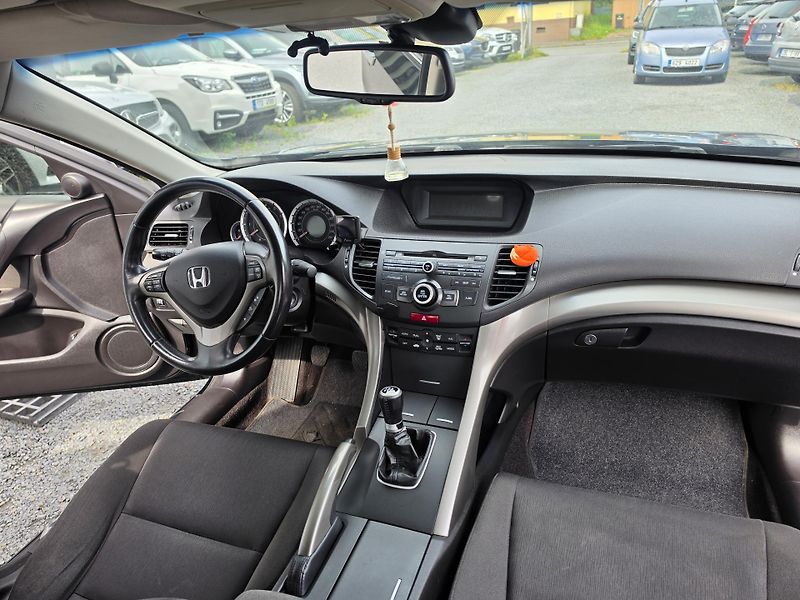 Honda Accord 2.2D - fotka 12 z 21