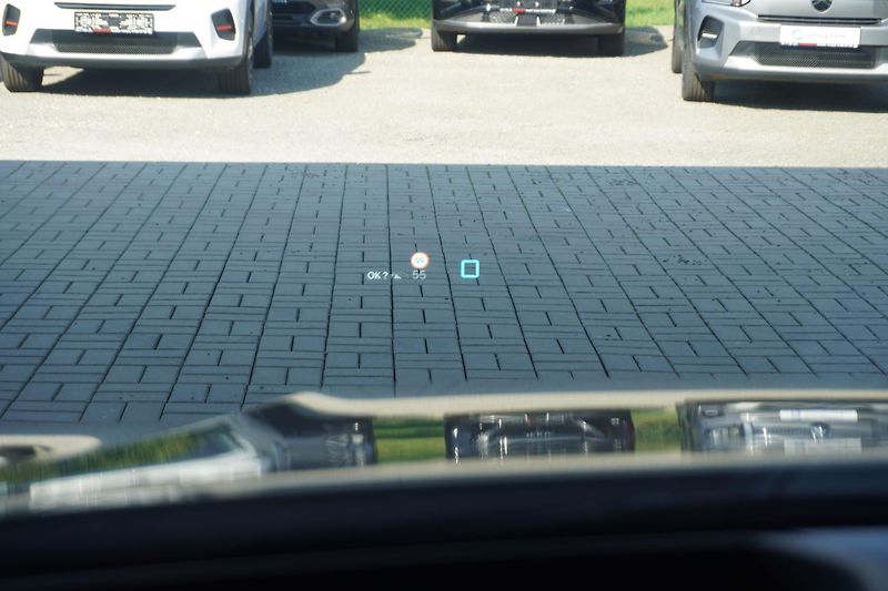 Citroën C5 X (2024) 225 plug in Hybrid Shine Pack - fotka 11 z 18