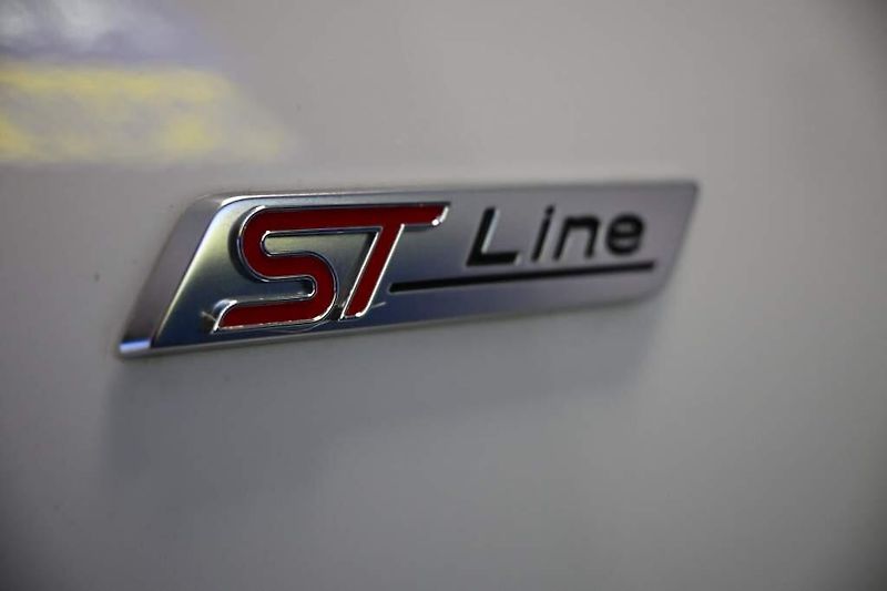Ford Mondeo (2022) 2.0 ST-LINE LED SONY ACC Tažné - fotka 42 z 43
