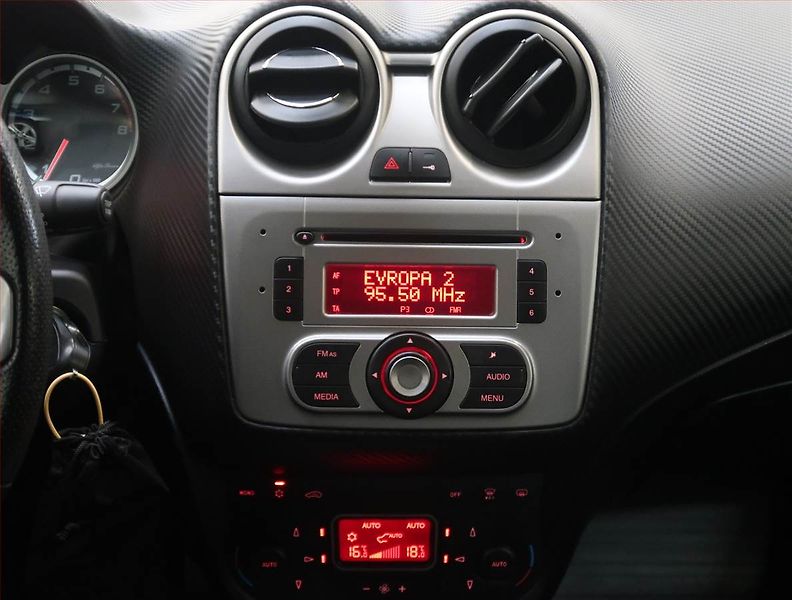 Alfa Romeo MiTo (2013) 1.4 MultiAir, Serv.kniha - fotka 12 z 18