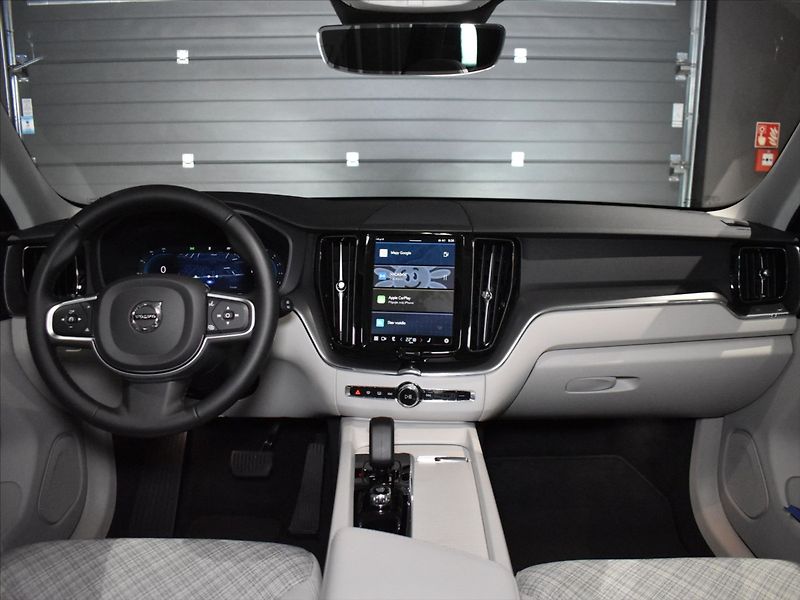Volvo XC60 2,0 B5 AWD CORE BLIS,Bezklíč - fotka 14 z 25