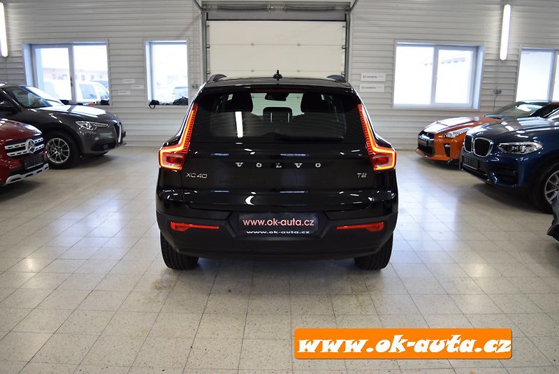 Volvo XC40 T2 MOMENTUM AUTOMAT-DPH - fotka 5 z 50
