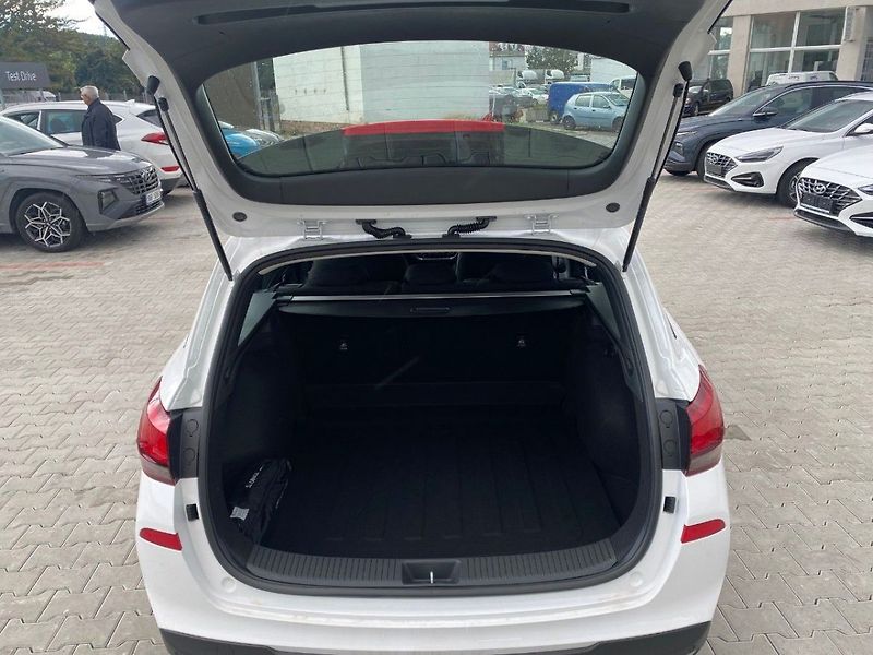 Hyundai i30 26 WG 1,6 T-GDI DCT SMART - fotka 5 z 7