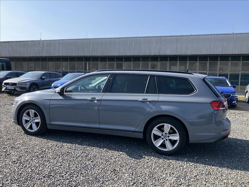 Volkswagen Passat 2,0 TAŽNÉ, KEYLESS, EL.KUFR - fotka 3 z 30