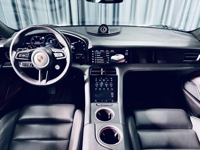 Porsche Taycan (2020) Turbo S*KERAMIKY*REZERVACE - fotka 32 z 35
