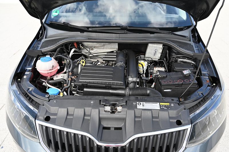 Škoda Fabia 1.2TSI 81KW DSG Rezervace 5/16 - fotka 34 z 49