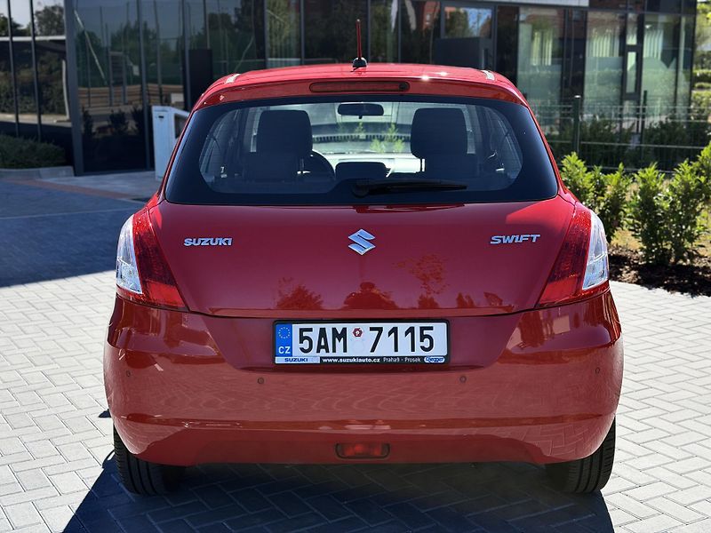 Suzuki Swift (2016) 1.2i 69 kw - fotka 3 z 16