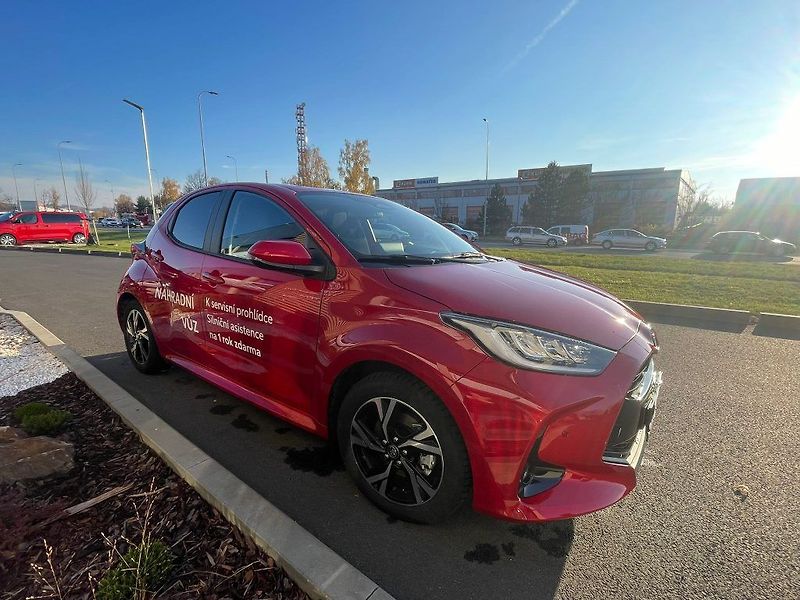 Toyota Yaris 1.5 Hybrid 116k automat Style - fotka 14 z 28