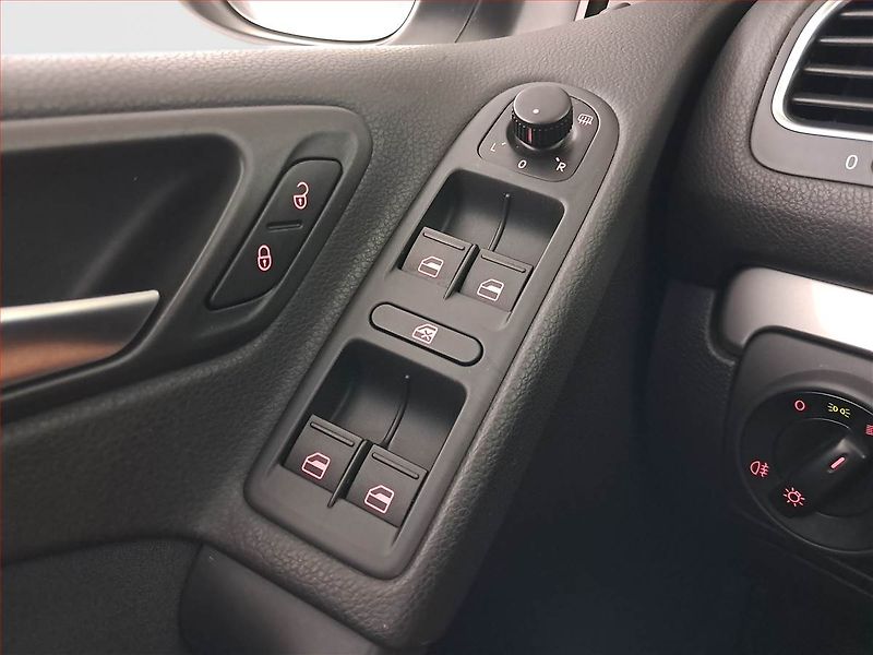 Volkswagen Golf (2012) 1.6 TDI, Tempomat - fotka 16 z 16